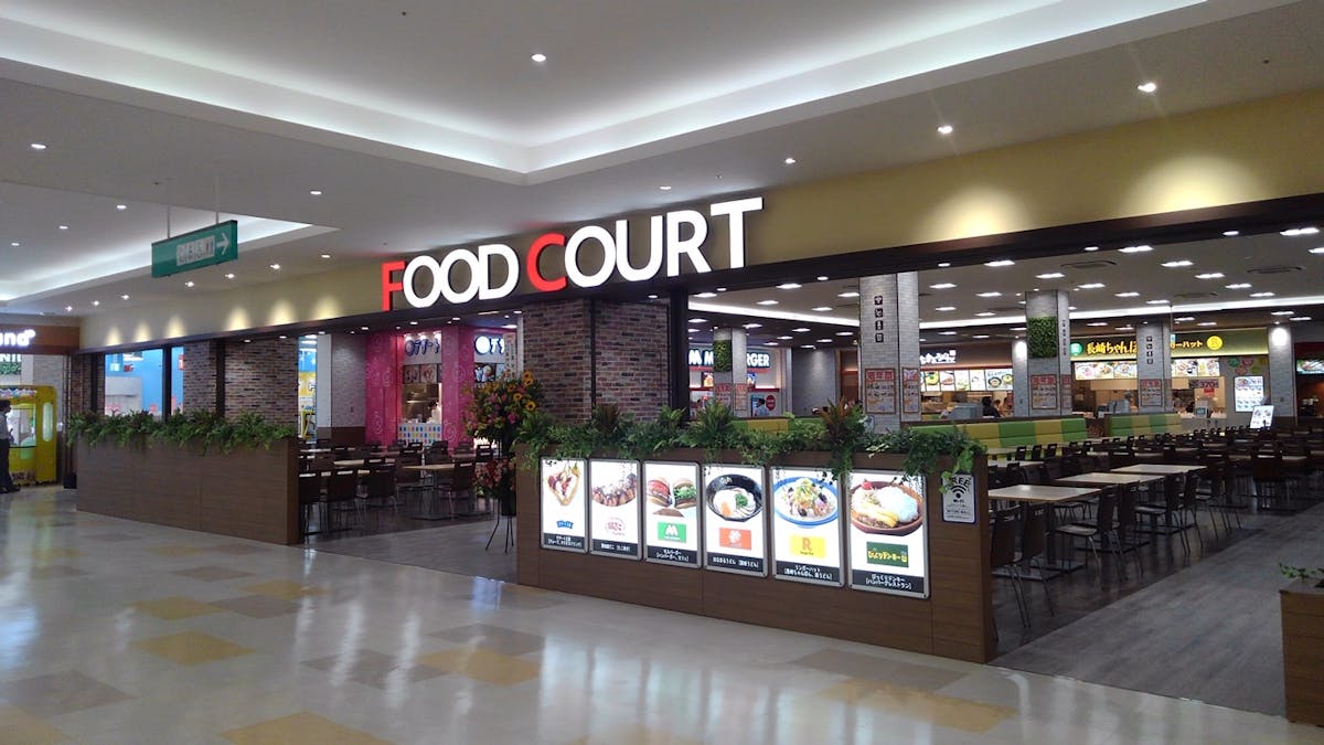 フードコート グリーンパネル使用事例2