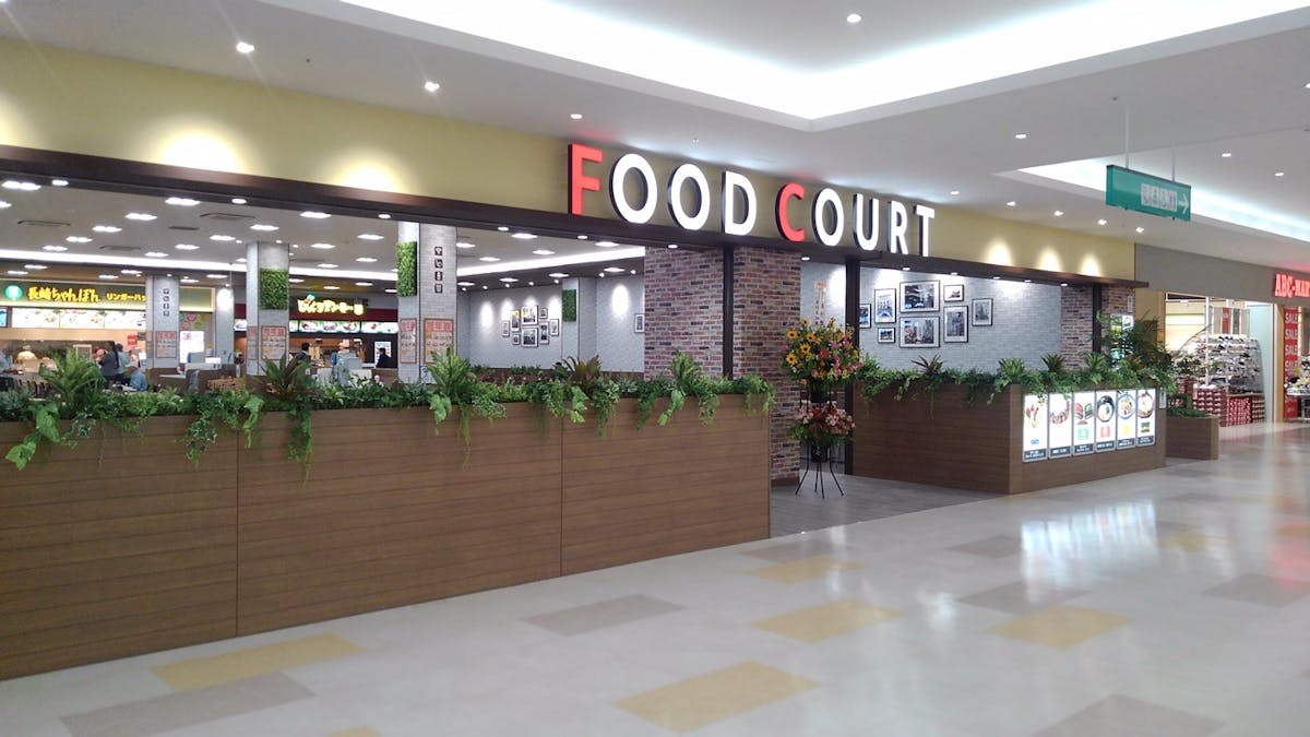 フードコート グリーンパネル使用事例1