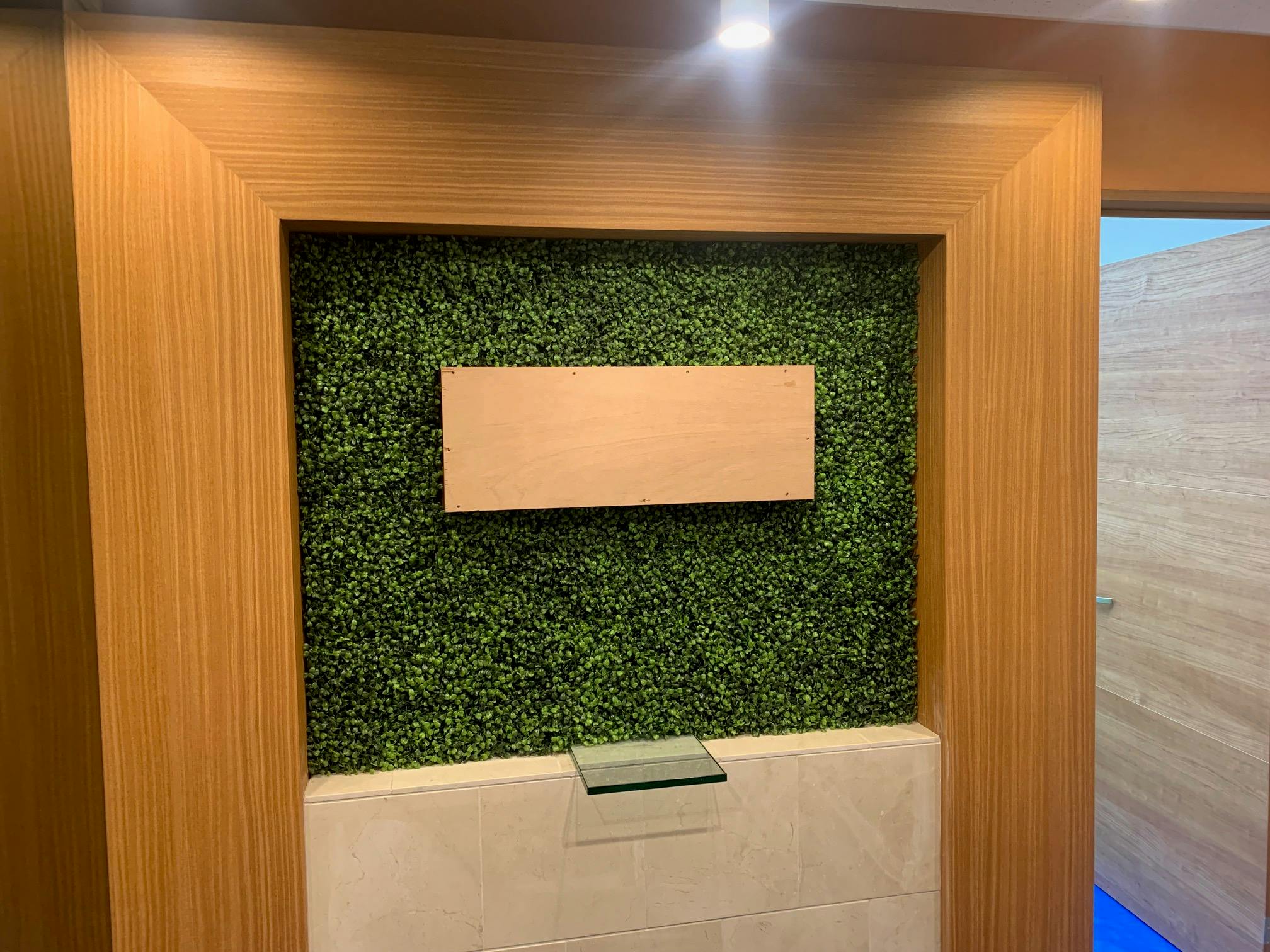 エントランス フェイクグリーン 施工事例｜グリーンモード.jp