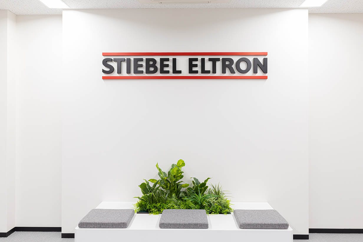 ショールーム フェイクグリーン 施工事例｜グリーンモード.jp