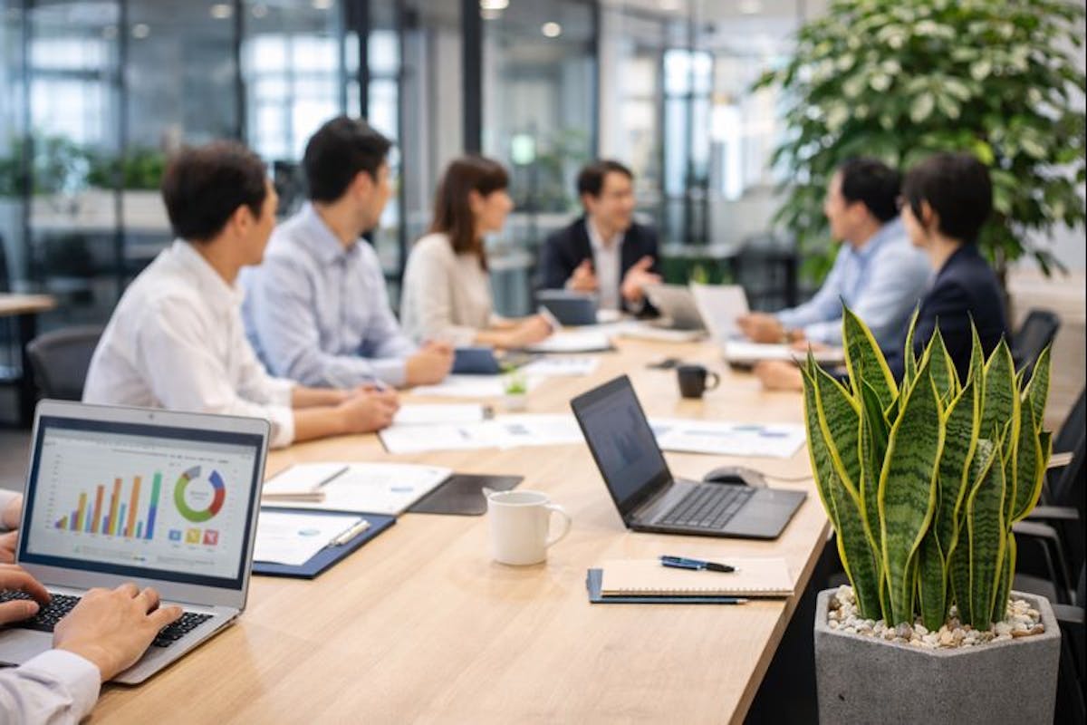 オフィス　グリーン　ミーティング