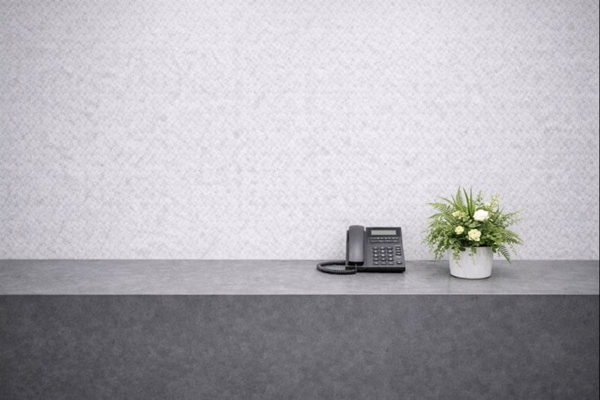 フェイクグリーン　受付　電話