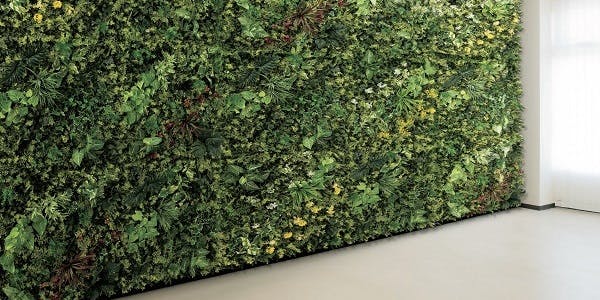 フェイクグリーンの壁面緑化。ボリュームのある大サイズパネル。