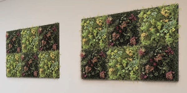 フェイクグリーンの壁面緑化。組み合わせ方でいろいろアレンジ