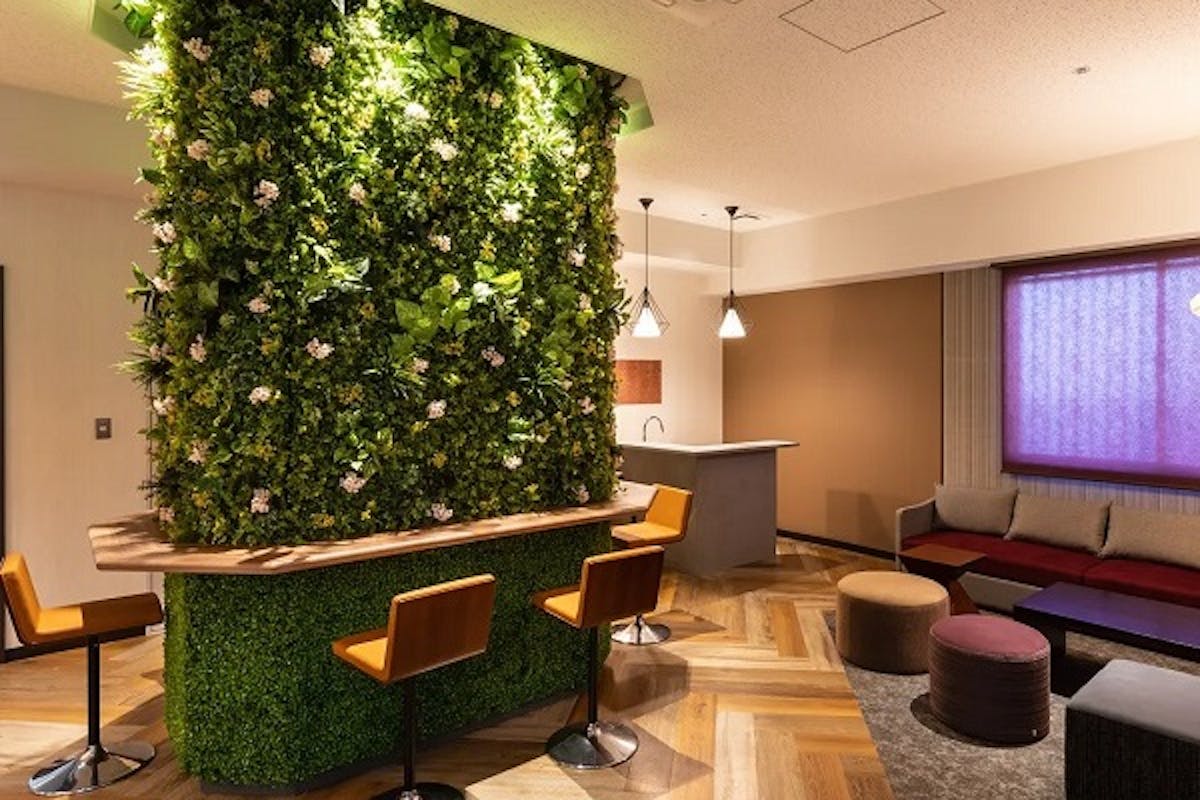 柱を利用した壁面緑化