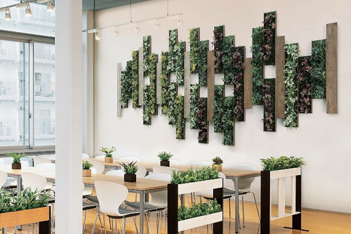 リフレッシュルームの壁面緑化