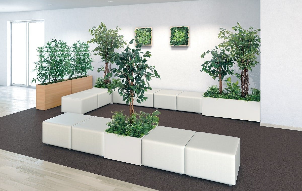 人工観葉植物の休憩スペース事例